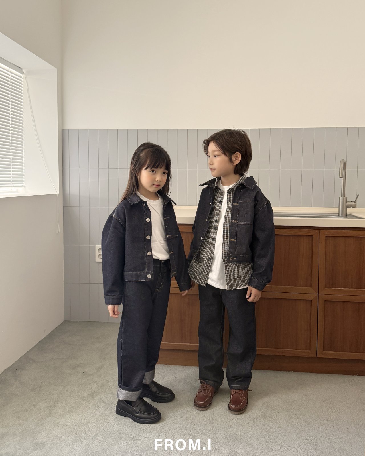 FROM.I ディープブルー テーパードデニムパンツ S: S