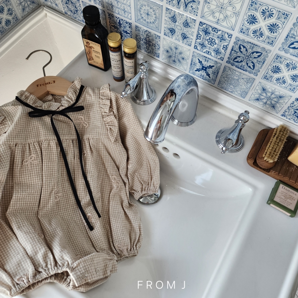 FROM.J ギンガム フリルロンパース S: S, カラー: CRM