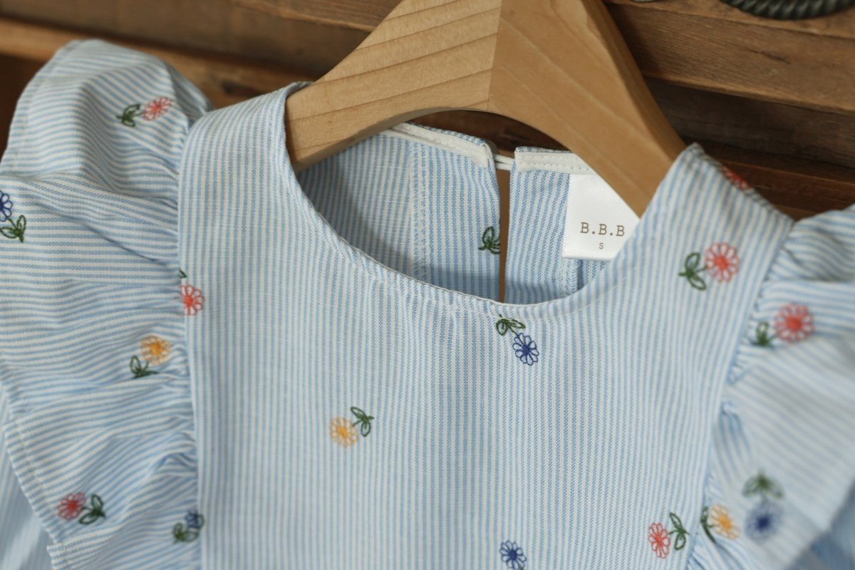 B.B.B フリルブラウス（小花）